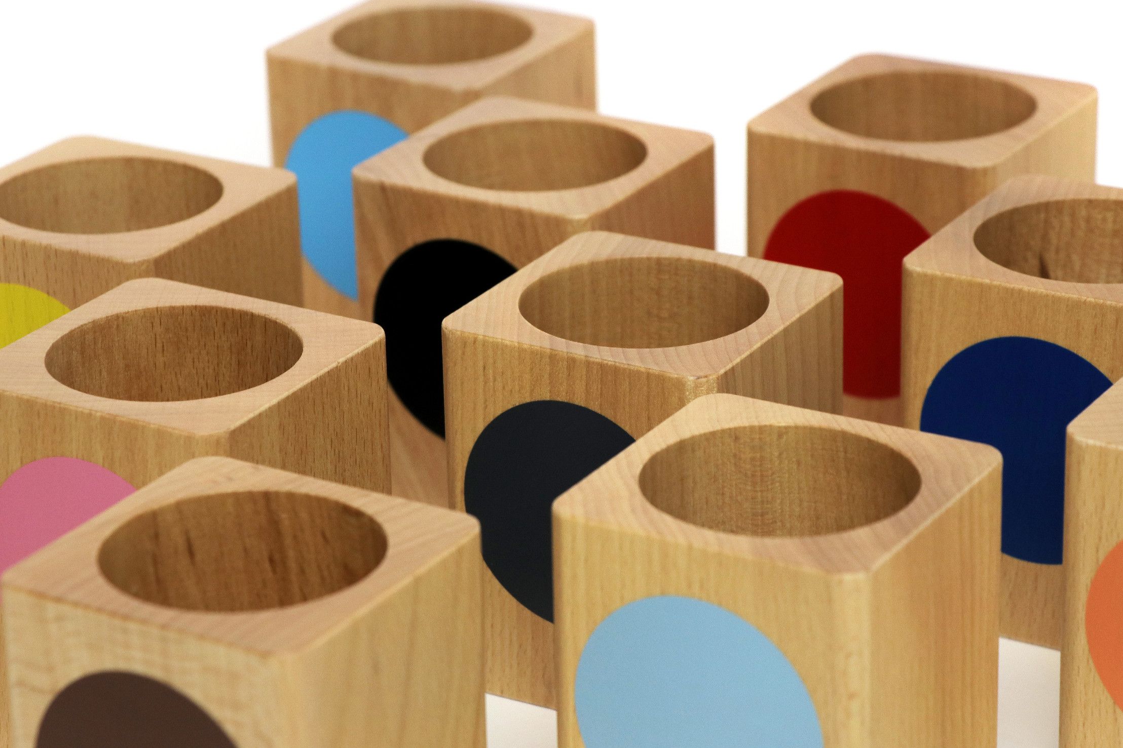 Colored Inset Pencil Holders: Set Of 11 - obrázek 6