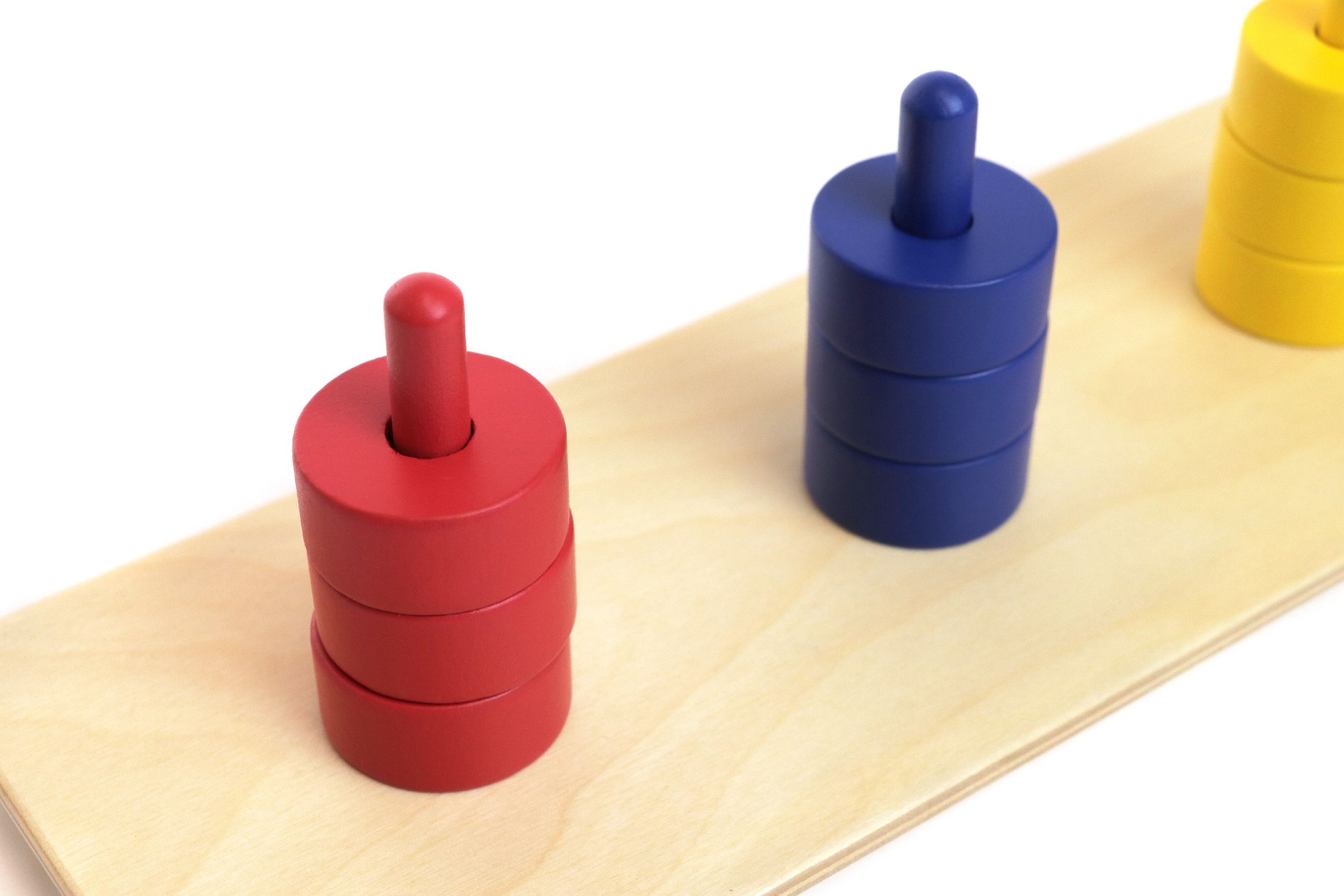 Colored Discs On Colored Dowels - obrázek 6