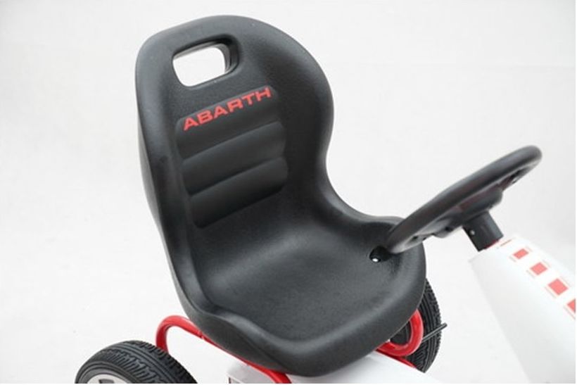 ABARTH white šlapací motokára - obrázek 2