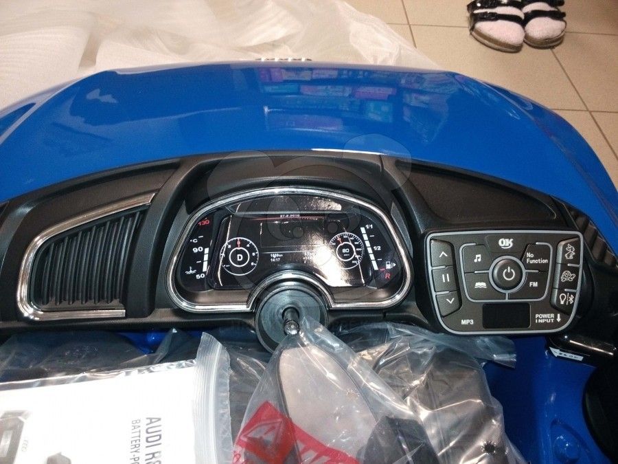 Dětské elektrické autíčko Audi R8 Spyder 2,4Ghz - černé - obrázek 11