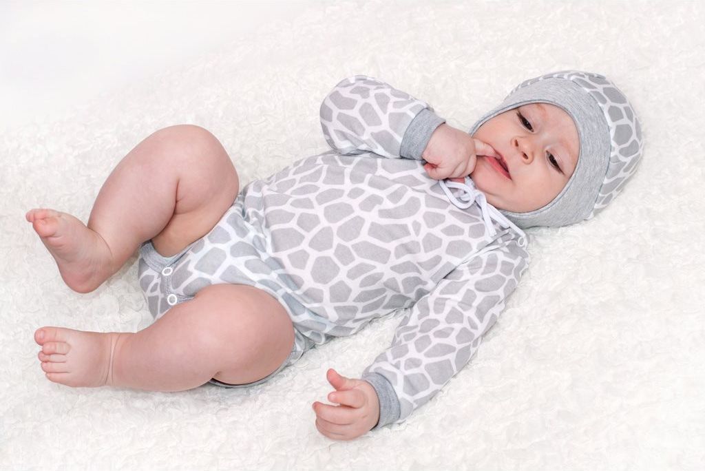 Kojenecká bavlněná čepička New Baby Žirafa - 74 (6-9m) - obrázek 2