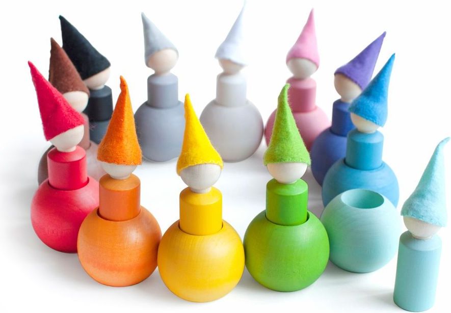 Ulanik Montessori dřevěná hračka „Small Peg Dolls with Hats and Balls‟ - obrázek 1