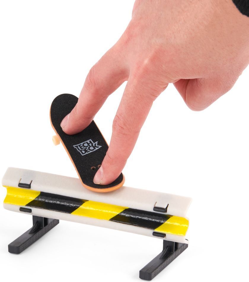 Spin Master TECH DECK FINGERBOARD DVOJBALENÍ S PŘEKÁŽKOU - obrázek 9
