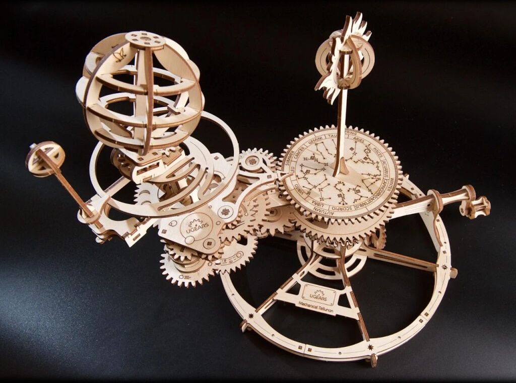 Ugears 3D dřevěné mechanické puzzle Tellurium - obrázek 10