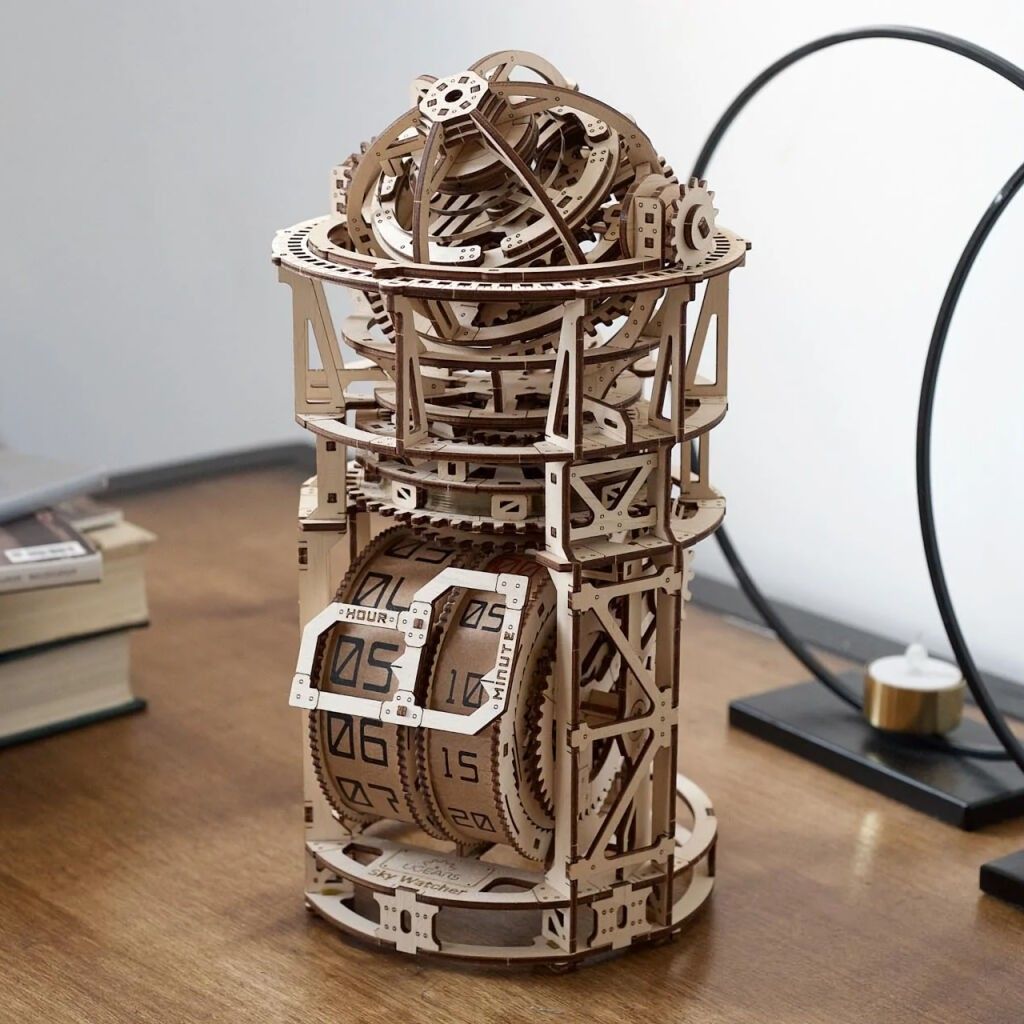 Ugears 3D dřevěné mechanické puzzle Hodinový strojek s tourbillonem - obrázek 9
