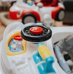 Dětské chodítko se zábavným odnímatelným panelem - CARS hnědé - 4Baby - obrázek 5