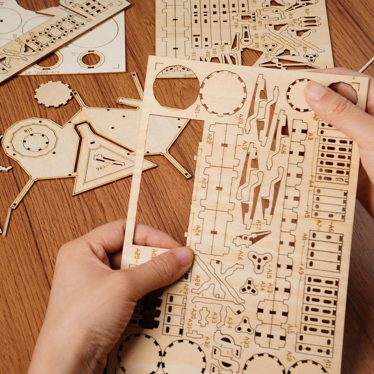 RoboTime dřevěné 3D puzzle Bicí souprava - obrázek 4