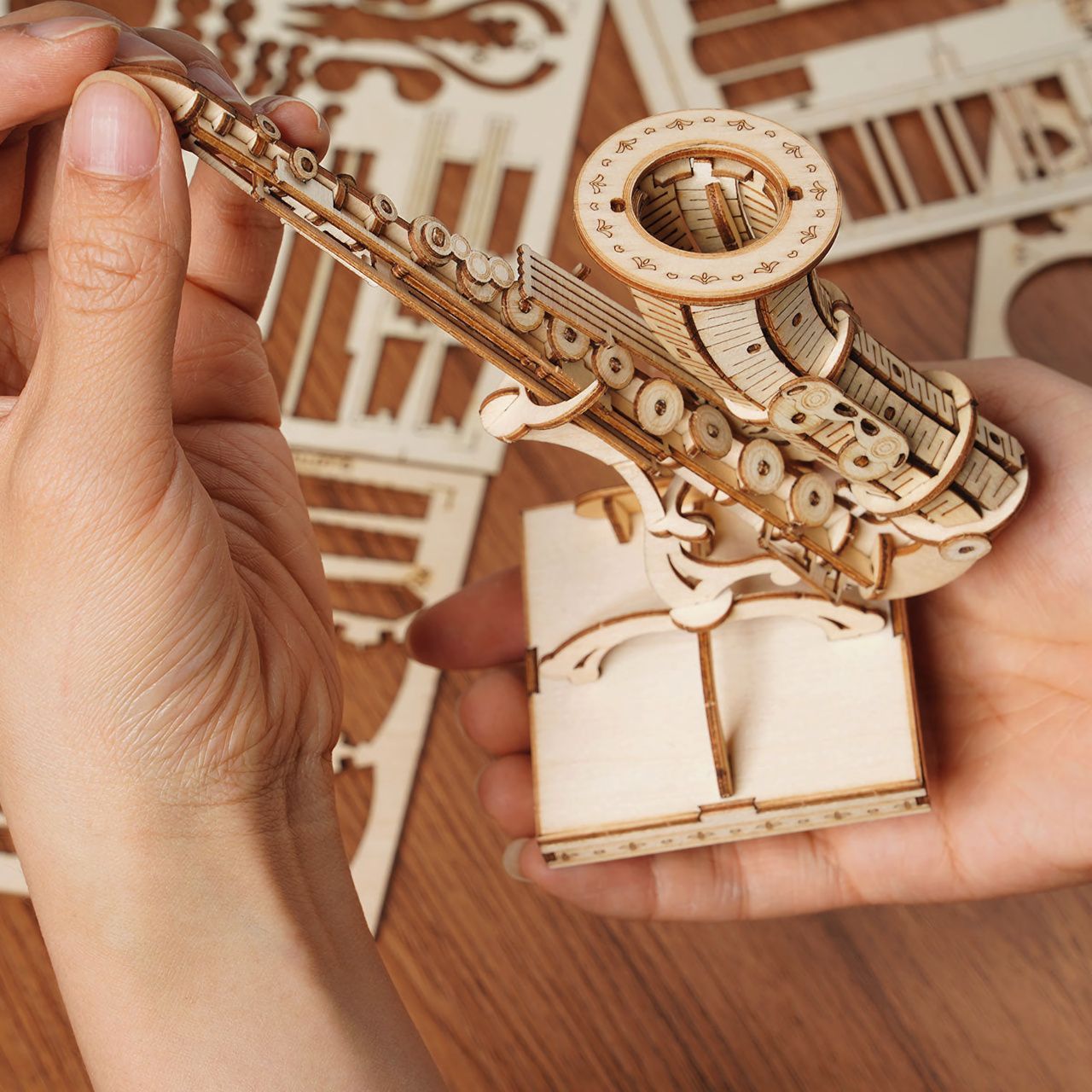 RoboTime dřevěné 3D puzzle Saxofon - obrázek 3