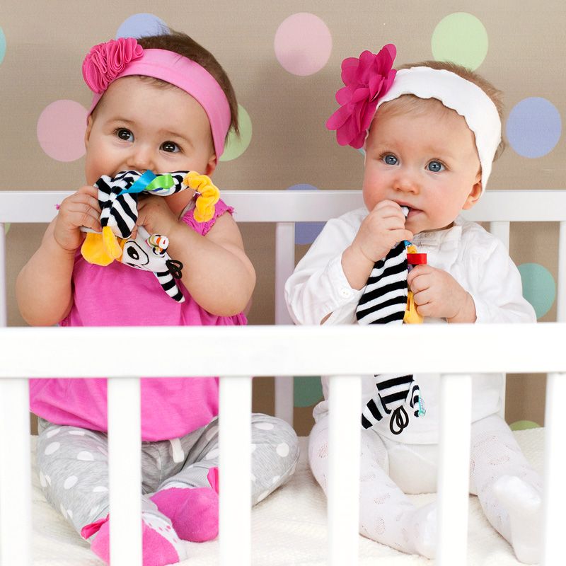 Hencz Toys plyšový šustící šátek kravička Mom´s care - obrázek 2