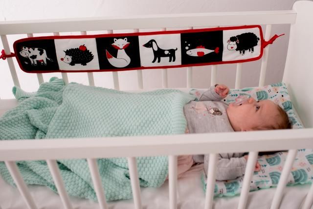 Baby Senses Černobílé leporelo - Prasátko - obrázek 8