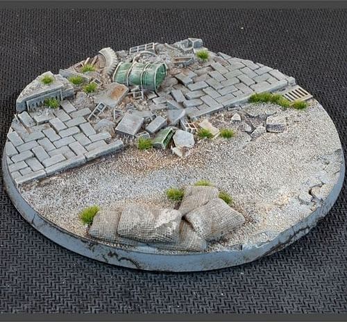 Podstavec Urban Warfare, kulatý, 100mm (nabarvený, 1 ks) - obrázek 1