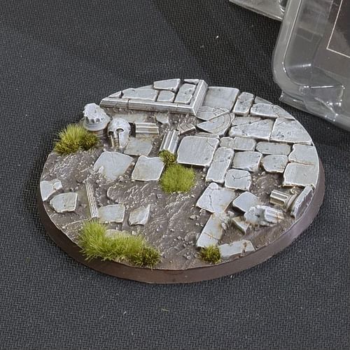 Podstavec Temple, kulatý, 100mm (nabarvený, 1 ks) - obrázek 1