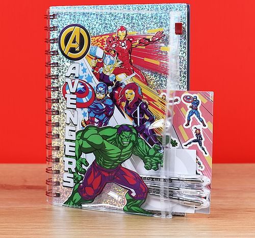 Pyramid International Zápisník a psací potřeby Avengers A5 - obrázek 3