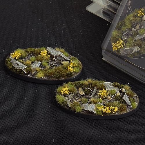 Podstavce Highland Bases, oválné, 90mm (nabarvené, 2 ks) - obrázek 1