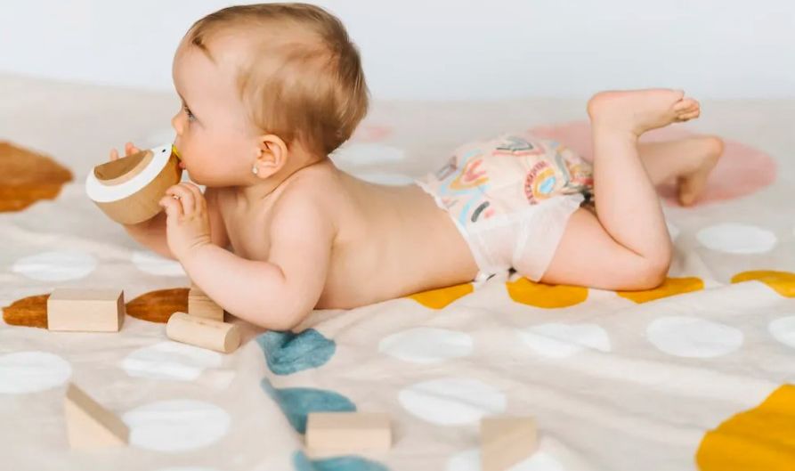 8x KOLORKY DAY Pleny jednorázové eko, déšť&duhy L (8-13 kg) 19 ks - obrázek 7