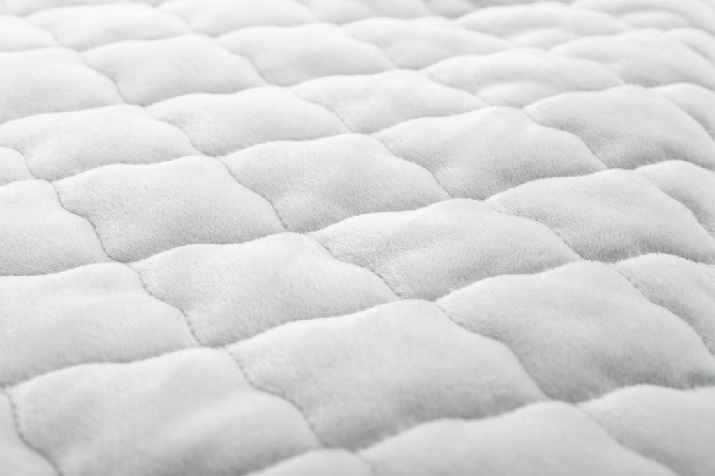 SENSILLO Mantinel do postýlky velvet FOREST ADVENTURE PLUSH KARO 180x30 cm - obrázek 5