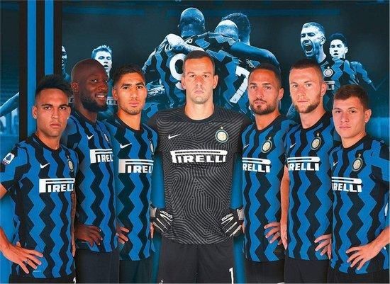 CLEMENTONI Puzzle FC Inter Milán 1000 dílků - obrázek 1