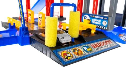 4 Patrové parkoviště + sada aut + vrtulník - obrázek 7