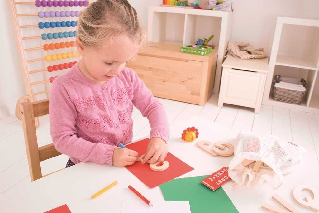 Bigjigs Toys Dřevěná abeceda velká písmena - obrázek 4