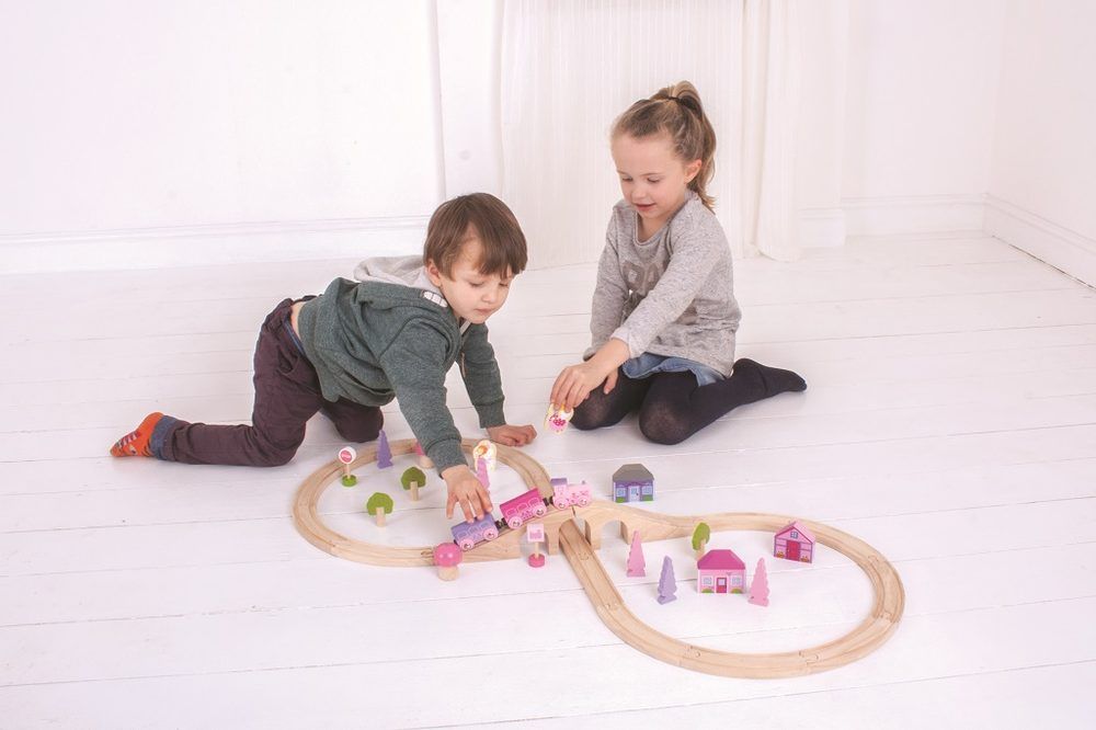 Bigjigs Rail Dřevěná vláčkodráha osmička pro princezny 35 dílů - obrázek 6