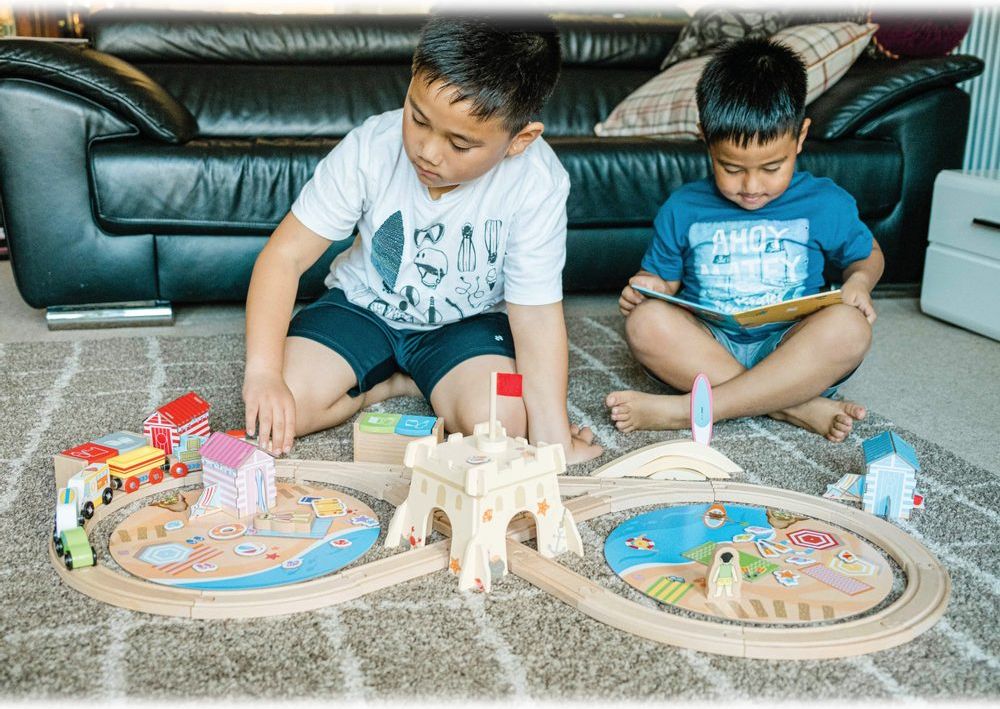 Bigjigs Rail Dřevěná vláčkodráha Úklid pobřeží 70 dílů - obrázek 2