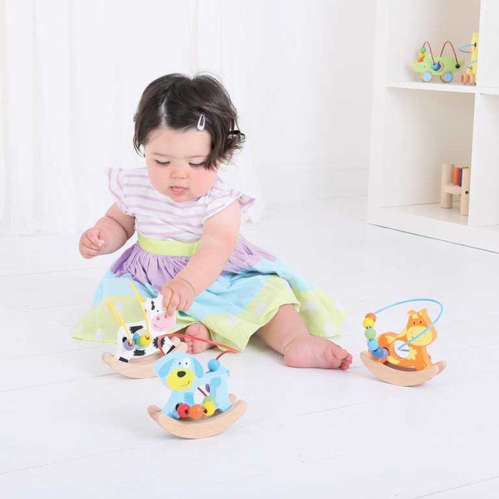 Bigjigs Toys Bigjigs Baby Motorický labyrint houpačka kravička - obrázek 2