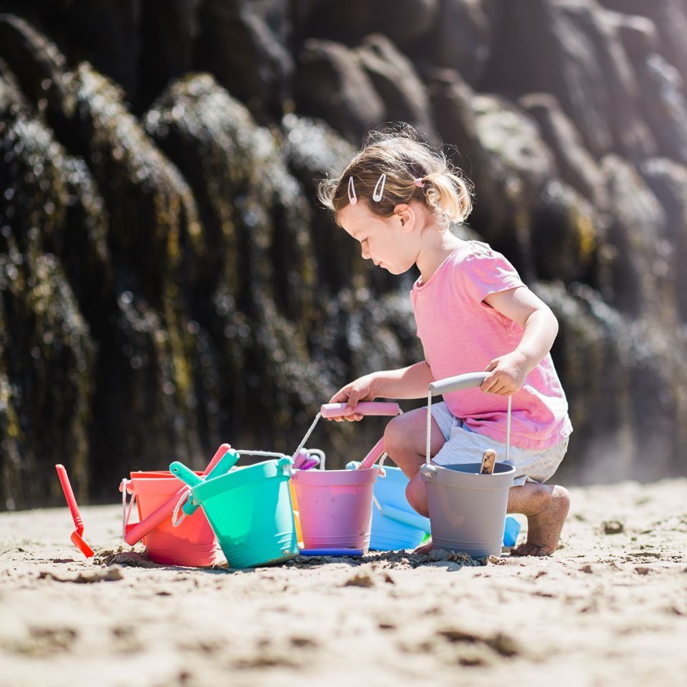 Bigjigs Toys Plážový kyblíček světle modrý - obrázek 7