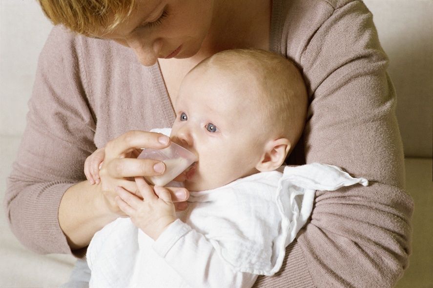 Medela BabyCup kelímek na krmení jednorázový 30 ml - obrázek 3