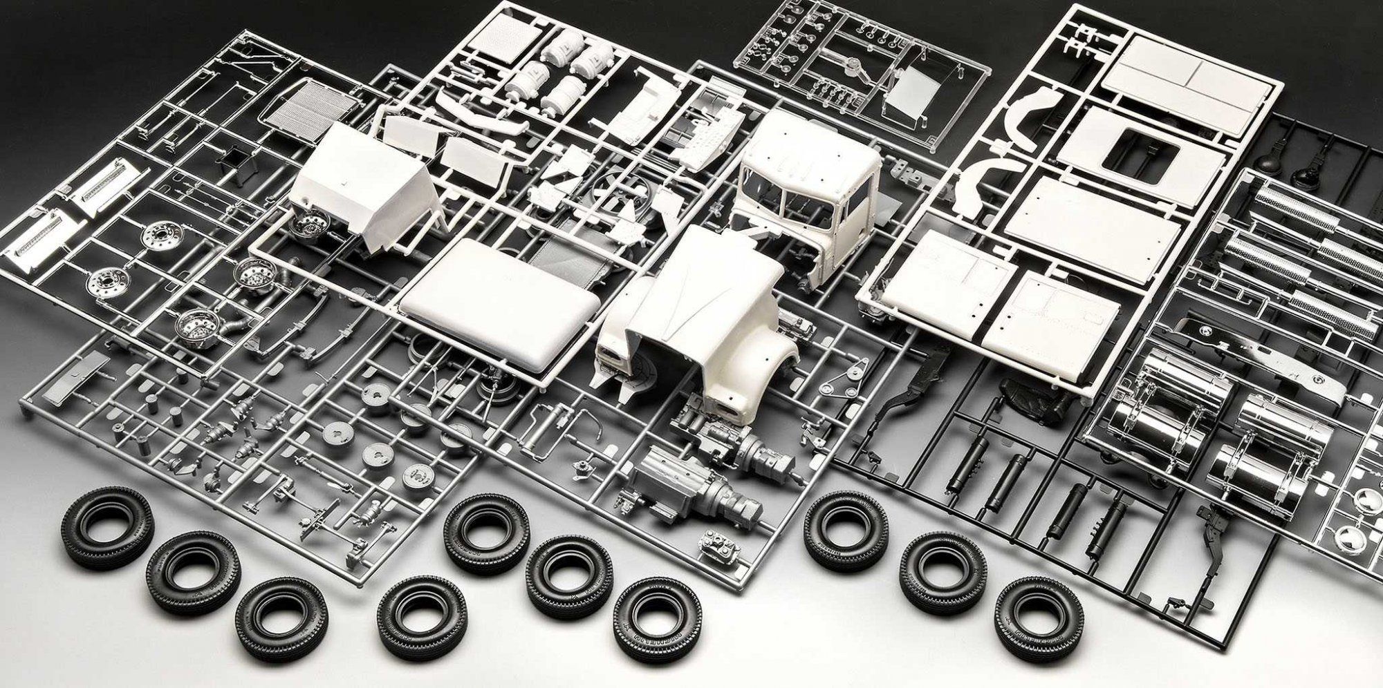 REVELL Plastic ModelKit auto 07659 - Kenworth W-900 (1:25) - obrázek 7