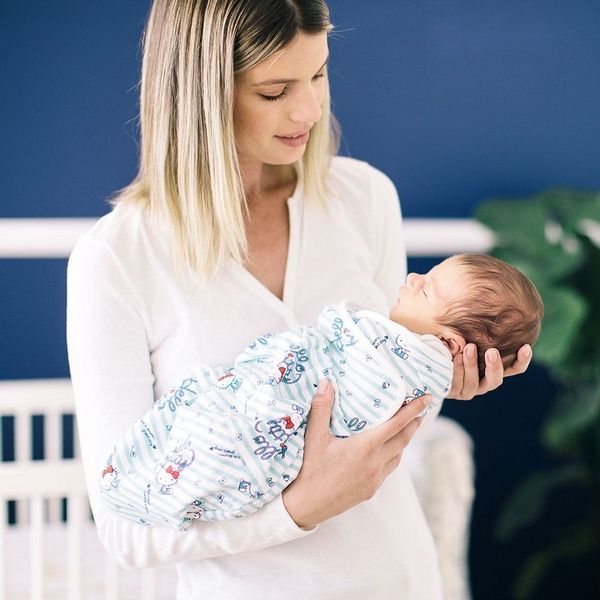 ERGOBABY Zavinovačka Swaddler Hello Kitty – Sail Away New - obrázek 2