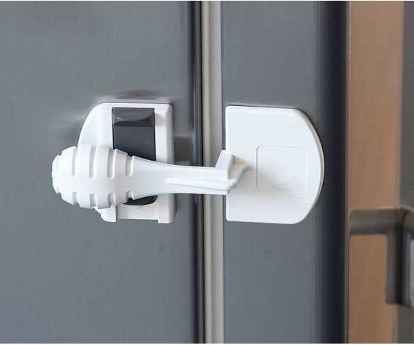 Uzávěr pro elektrické spotřebiče 2ks Baby Dan - obrázek 1