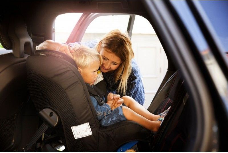 Autosedačka Axkid Minikid Black 2019 - obrázek 2