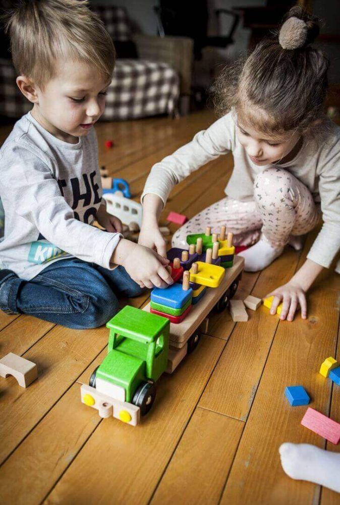 Dřevěná skládací pyramida Lupo Toys Domino - obrázek 2