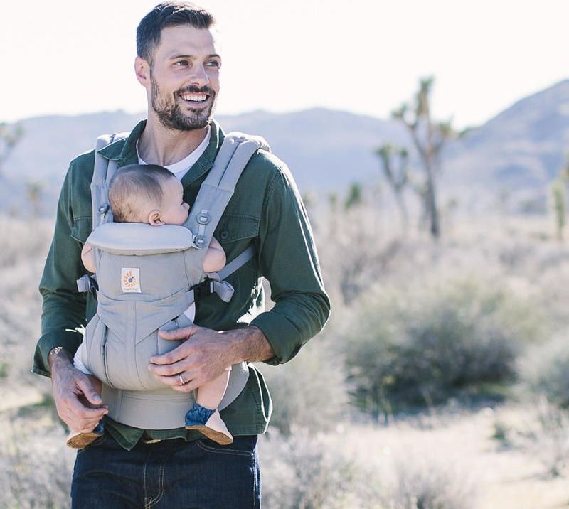 Ergobaby OMNI 360 - Navy Mini Dots - obrázek 2