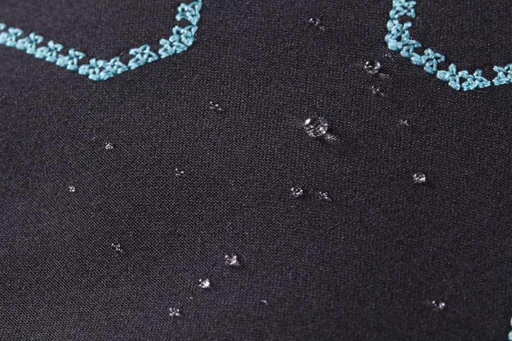 Univerzální letní deka 70x100 cm ByBoom Softshell Thermo Aktiv Černá/Fuchsie 2020 - obrázek 1