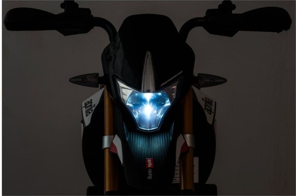 Elektrická motorka Aprilia - černo-červená - obrázek 9