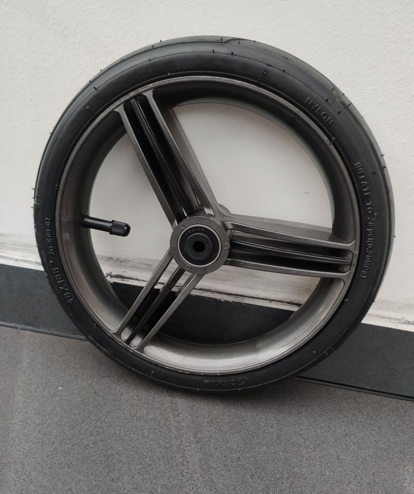 Přední nafukovací kolečko Bebetto Grey - obrázek 1