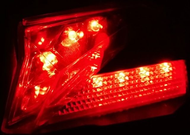 Dětská elektrická bugina 4x4 2.4GHz SuperStar, LCD - červená - obrázek 11