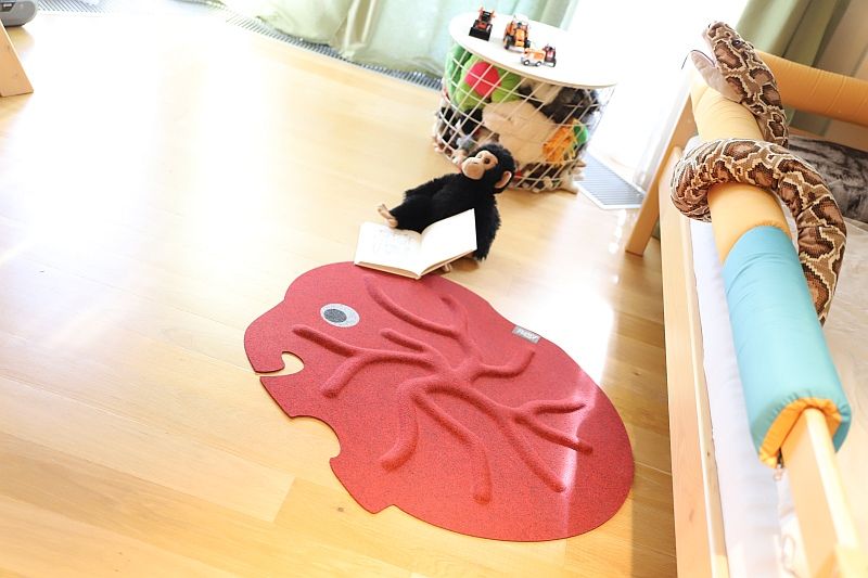 Kořenový koberec RootyRUG KIDS – Elephant Red - obrázek 5