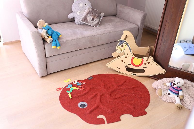 Kořenový koberec RootyRUG KIDS – Elephant Red - obrázek 6