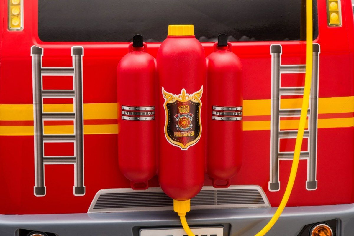 Elektrické autíčko pro 2 děti Hasiči 4x4 s hasicí soupravou - obrázek 12