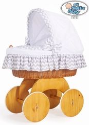 Koš proutěný přírodní s boudičkou a výbavou - LUXURY cik-cak bílo-šedý - obrázek 1