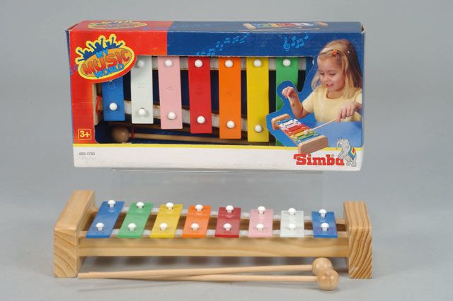 Dětský dřevěný xylofon s kovovými klávesami - obrázek 1