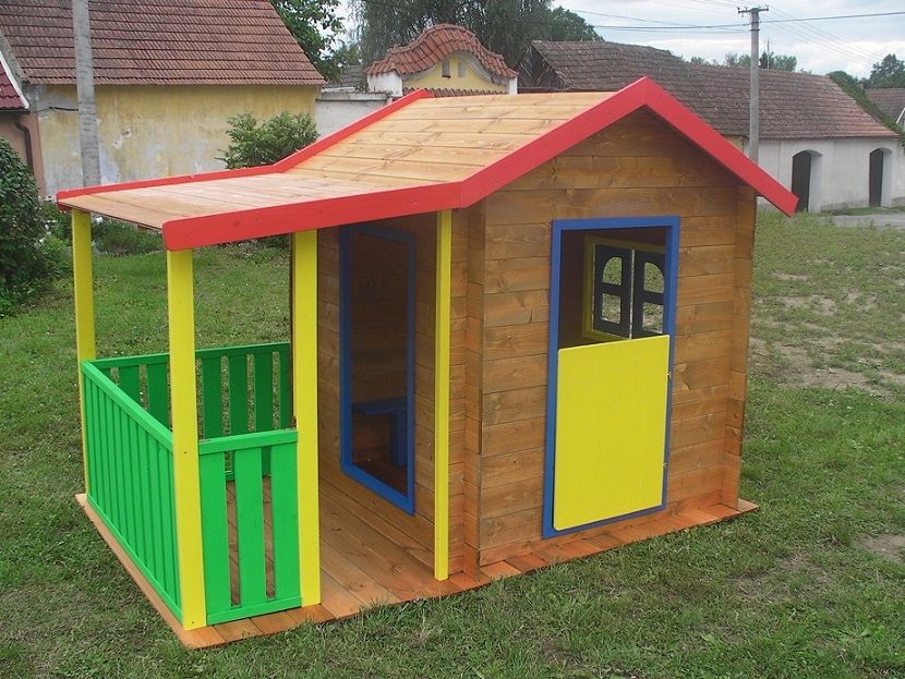 Dětský dřevěný domek s verandou - obrázek 1