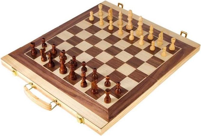 Dřevěné šachy set v kufru - obrázek 1