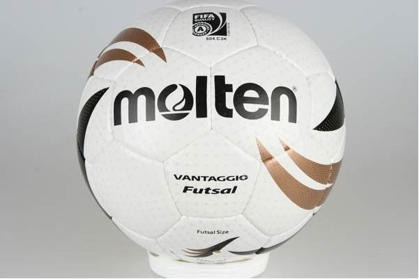 Futsalový míč Vantaggio Futsal - obrázek 1
