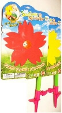 Slunečnice stříkací s připojením na zahradní hadici plast 67cm na kartě - obrázek 1