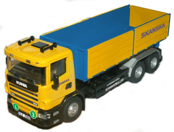 Stavebnice Monti 67 Scania Skanska 1:48 v krabici 32x20,5x7,5cm - obrázek 2