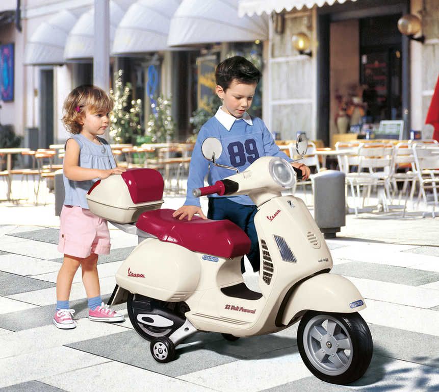 Peg Perego VESPA (12V, 2 motory) - obrázek 3