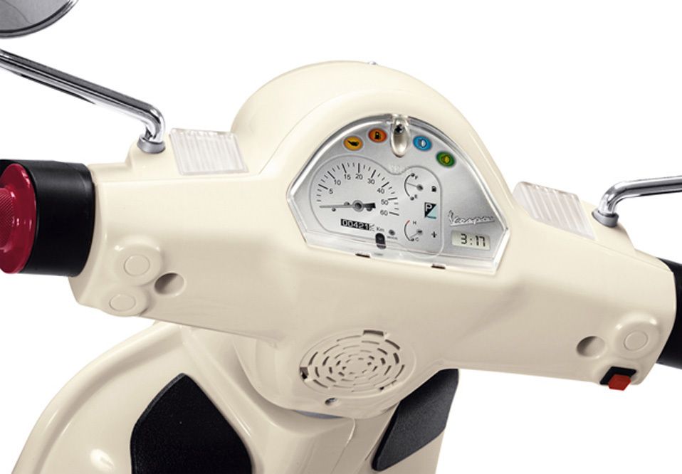 Peg Perego VESPA (12V, 2 motory) - obrázek 9